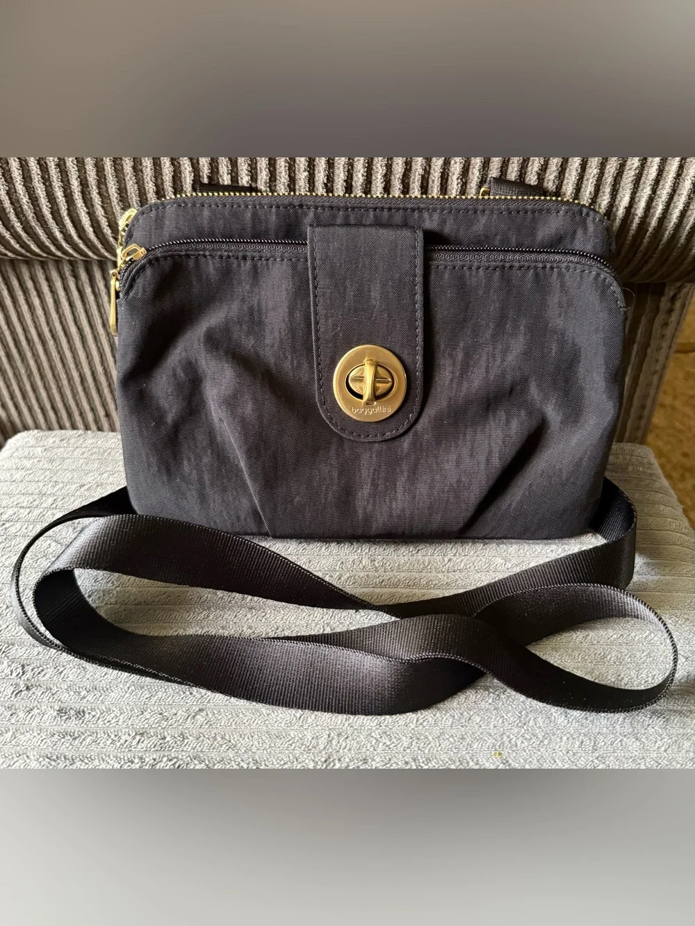 Baggallini Black Nylon Crossbody Bag Purse with Gold Turn-Lock